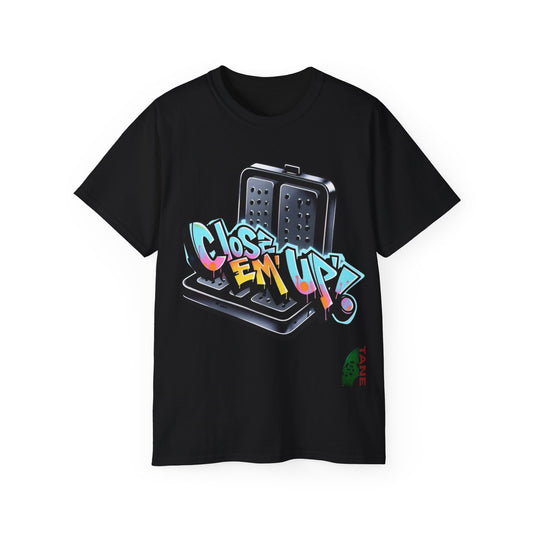 Close em up- Tee